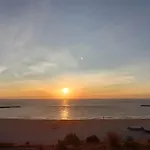 Apartament Sunrise Beachfront Relax Konstanca
