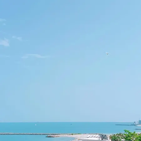 Sunrise Beachfront Relax Apartament