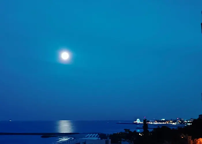 Sunrise Beachfront Relax * Constanţa